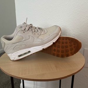 Nike Air Max 90 Premium ‘Light Bone’